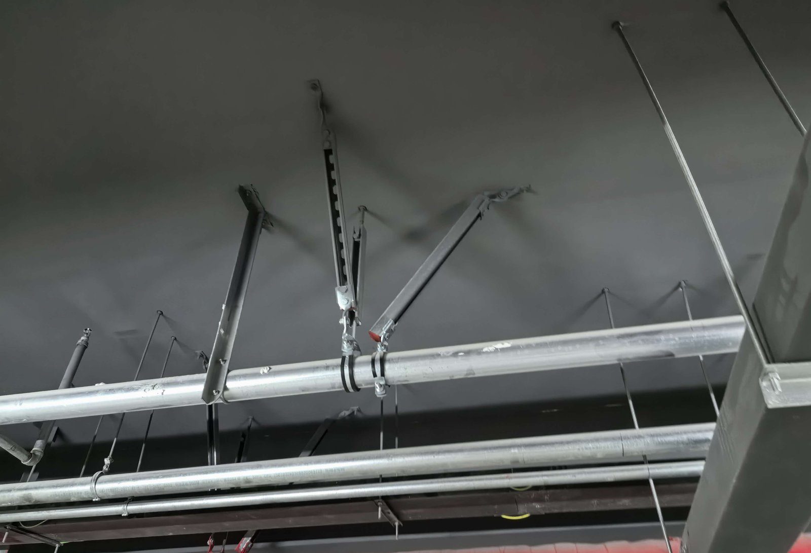Slotted C-channel strut and pipe support fittings